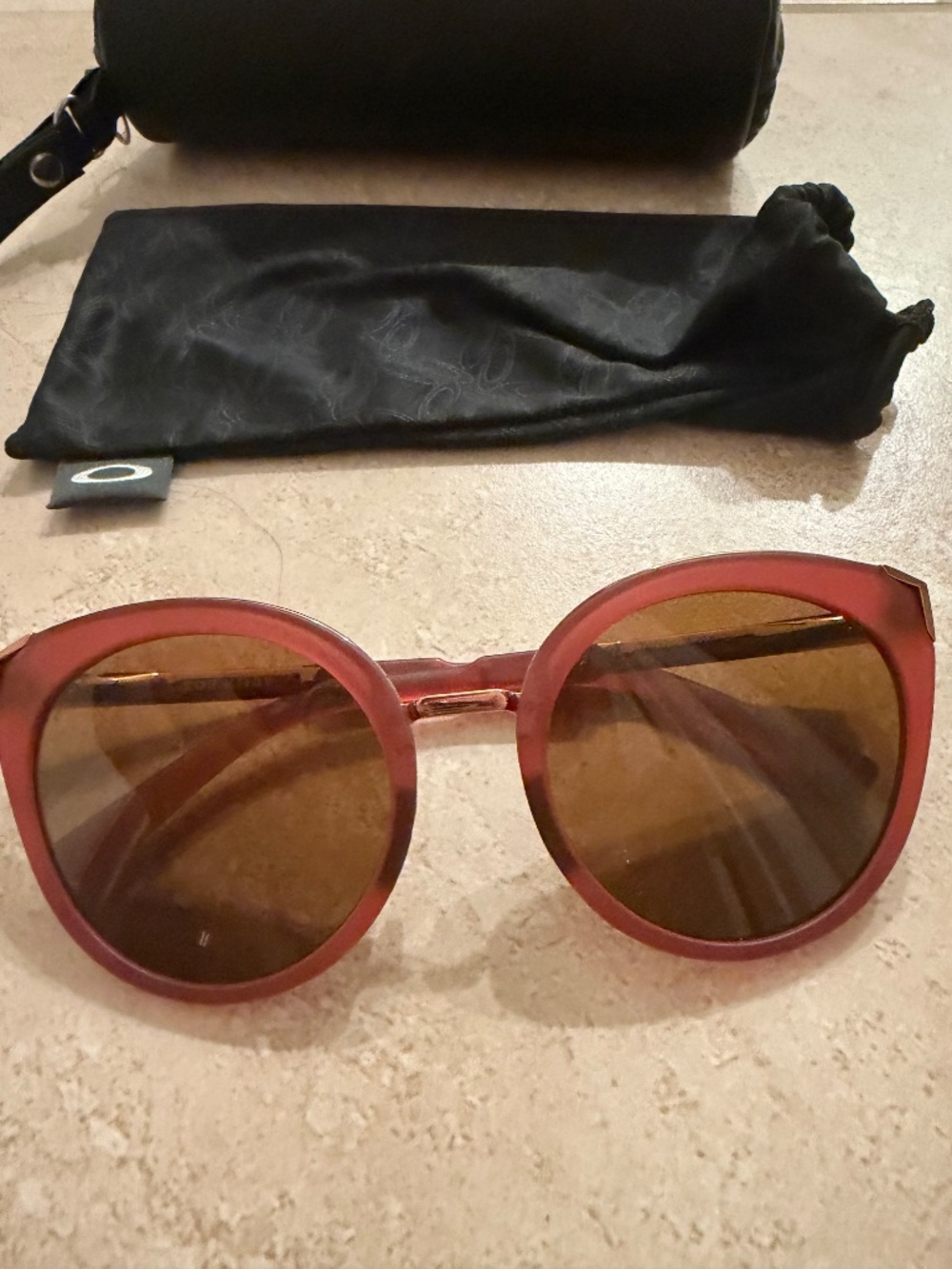Oakley - Picture 2 of 3